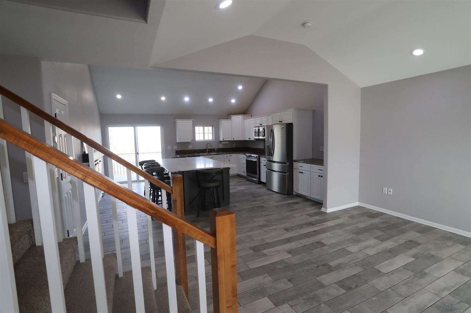 1700 Rivers Edge Drive SE, Minot, ND 58701