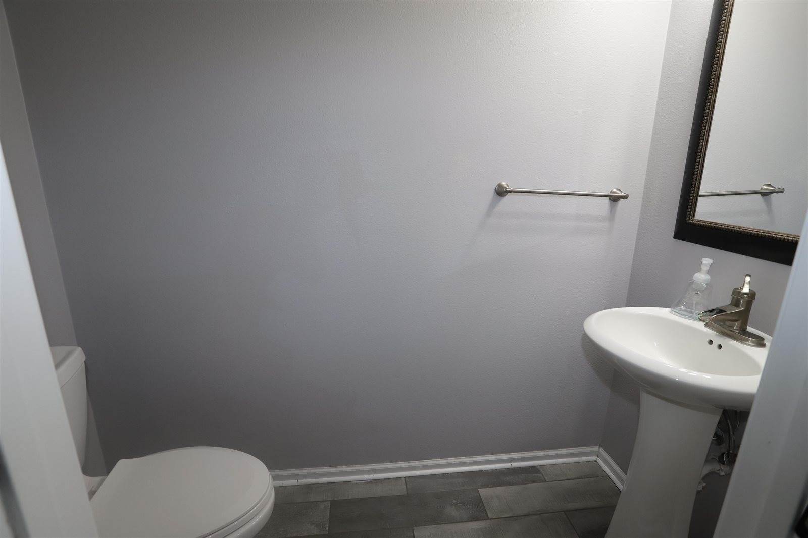 1700 Rivers Edge Drive SE, Minot, ND 58701