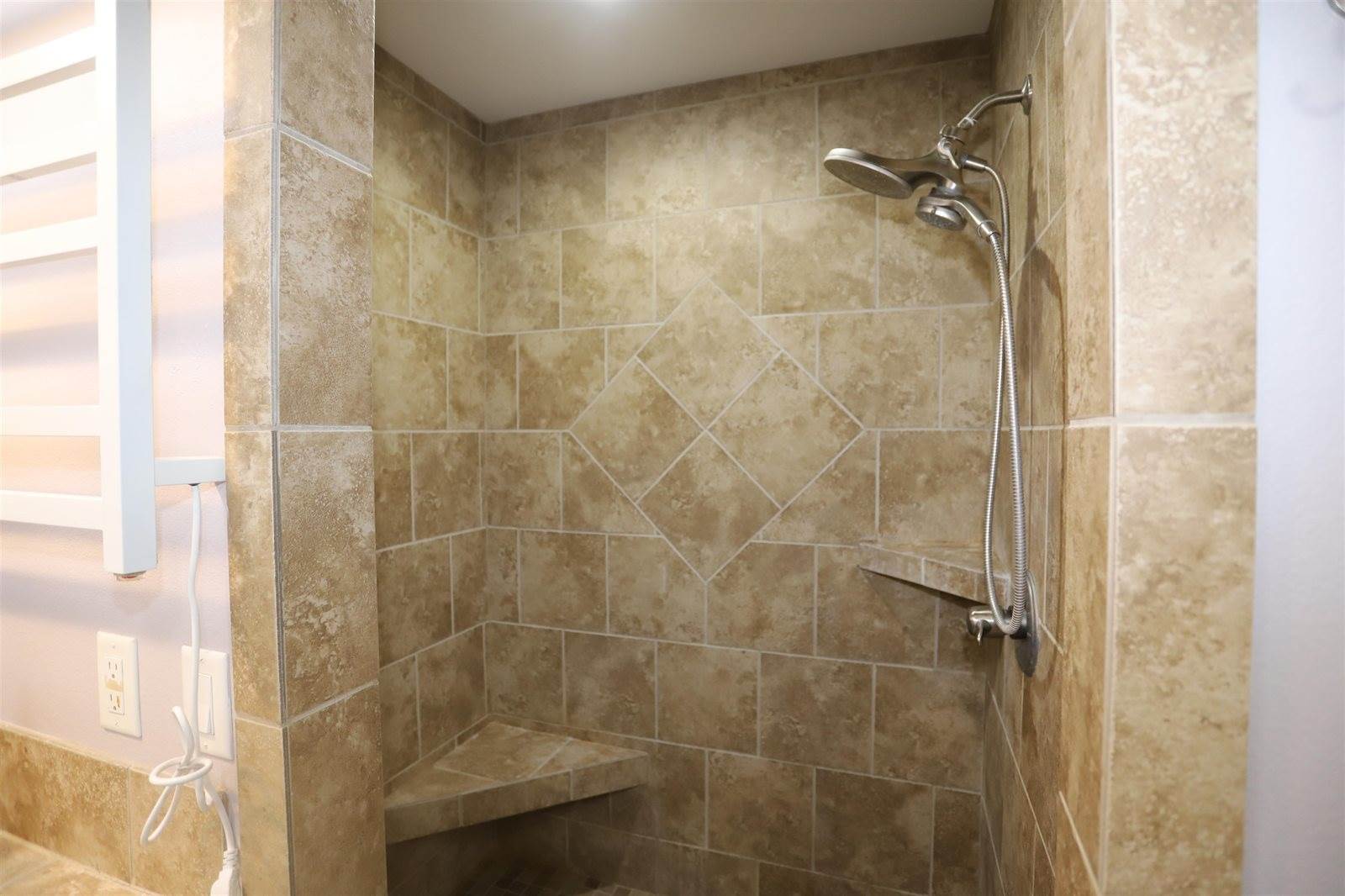 1700 Rivers Edge Drive SE, Minot, ND 58701