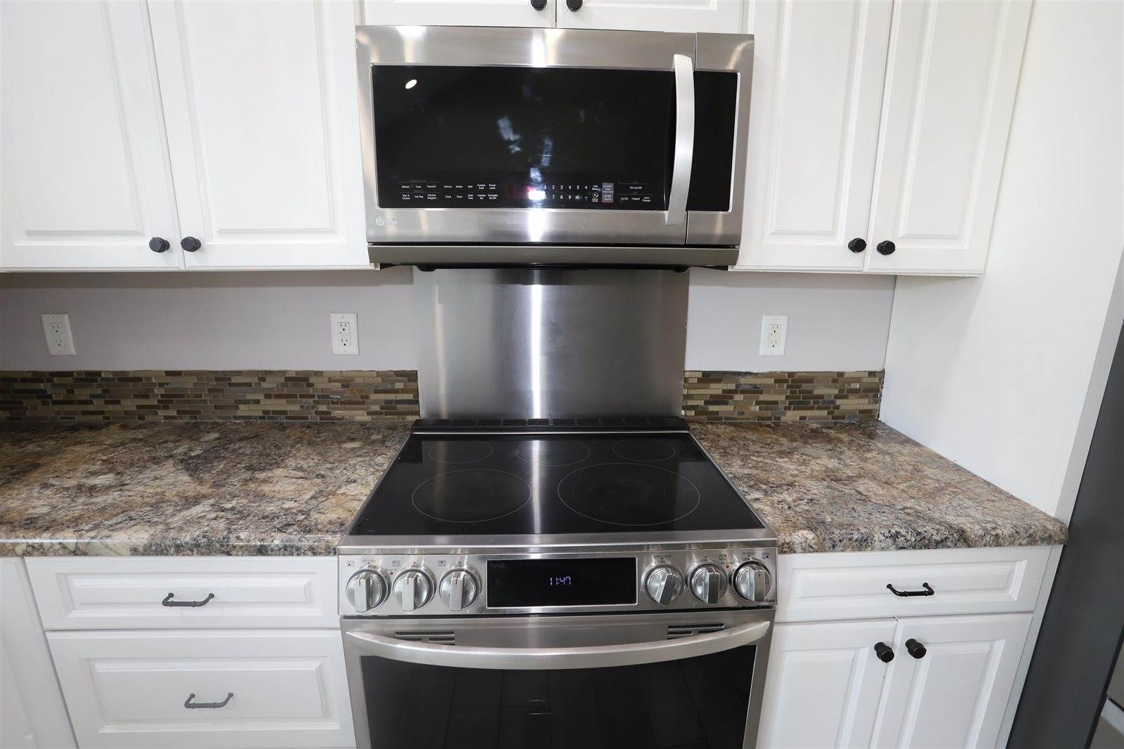 1700 Rivers Edge Drive SE, Minot, ND 58701