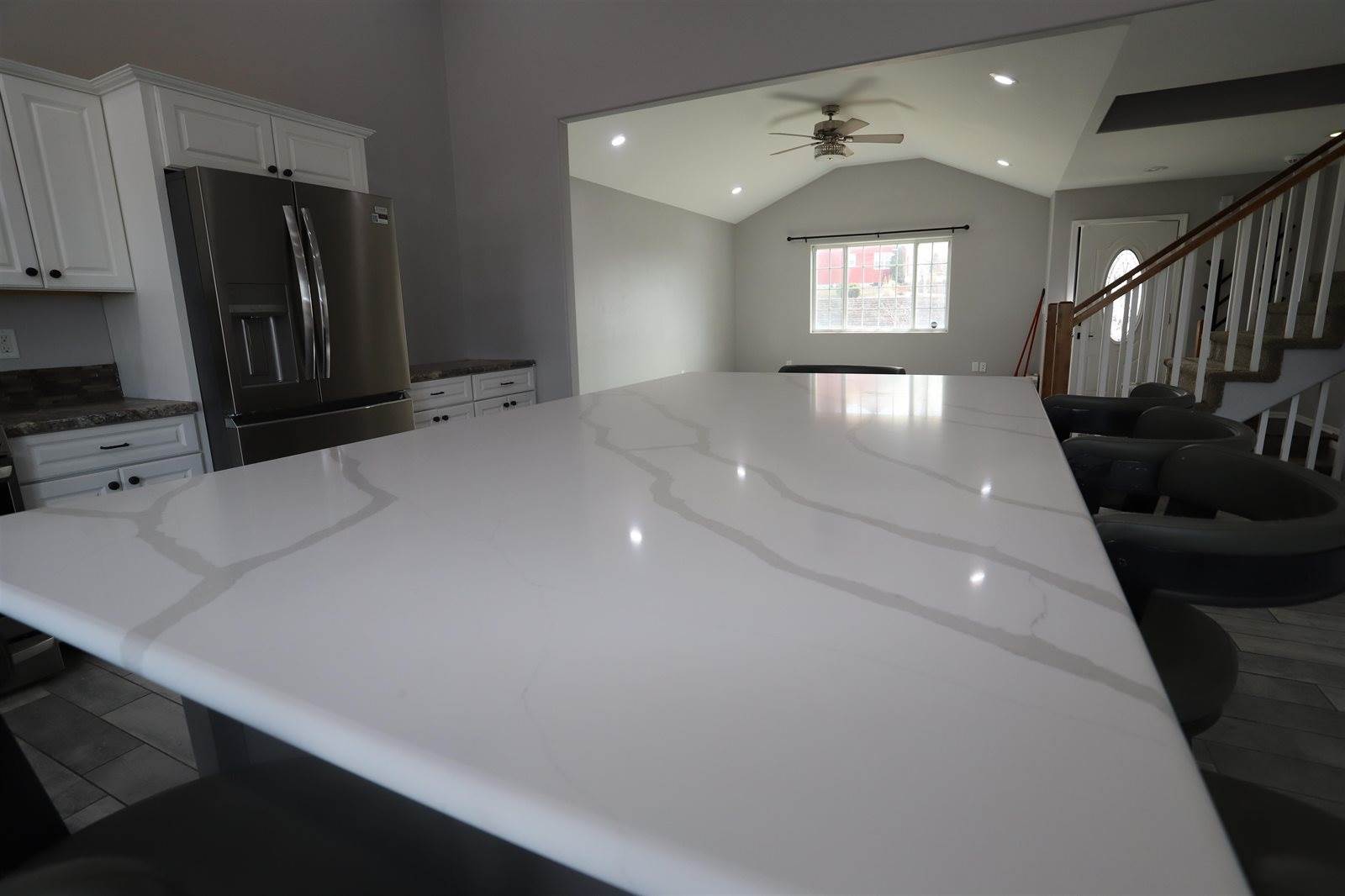 1700 Rivers Edge Drive SE, Minot, ND 58701