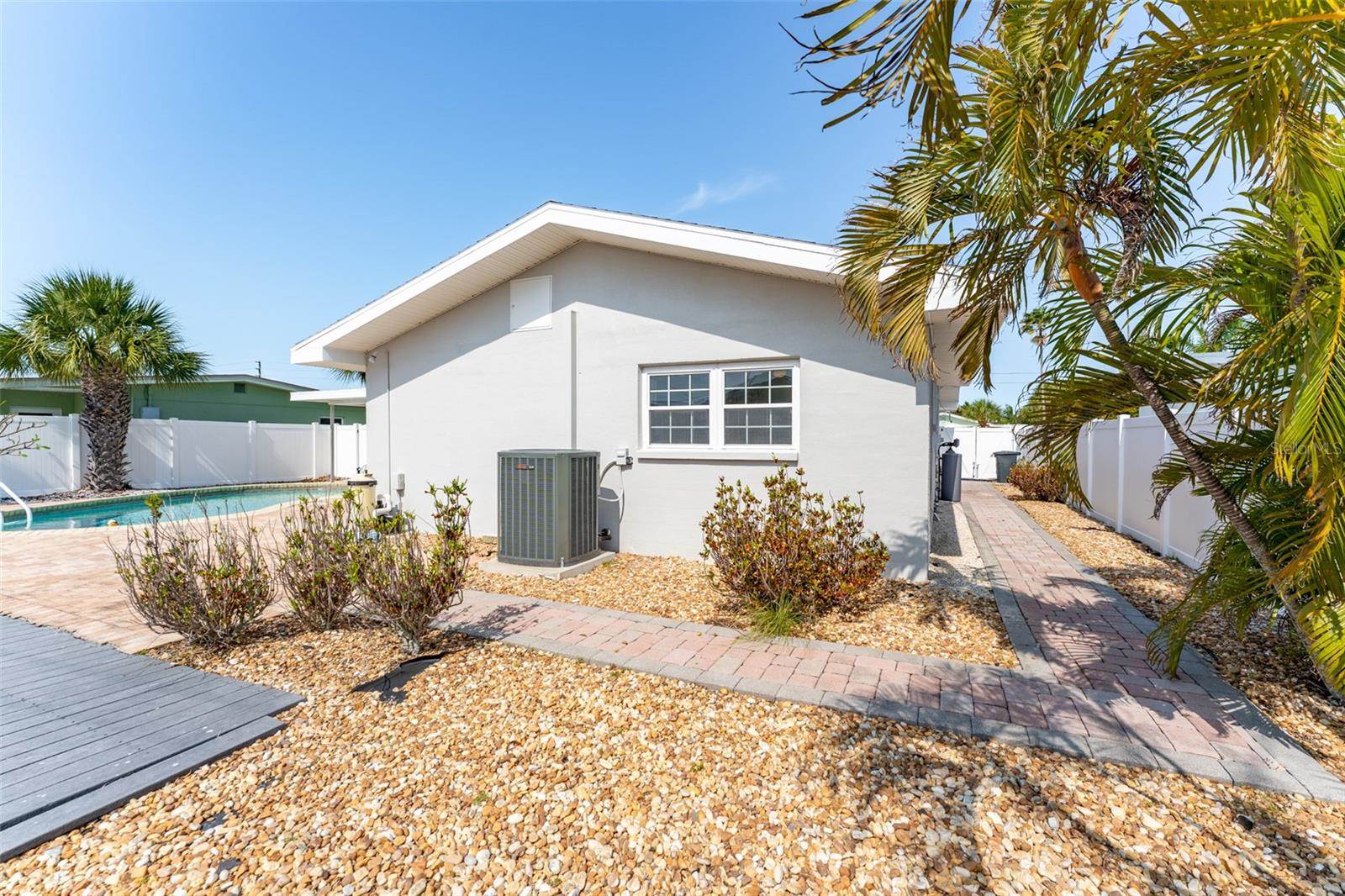 2203 West Vina Del Mar Boulevard, Saint Pete Beach, FL 33706