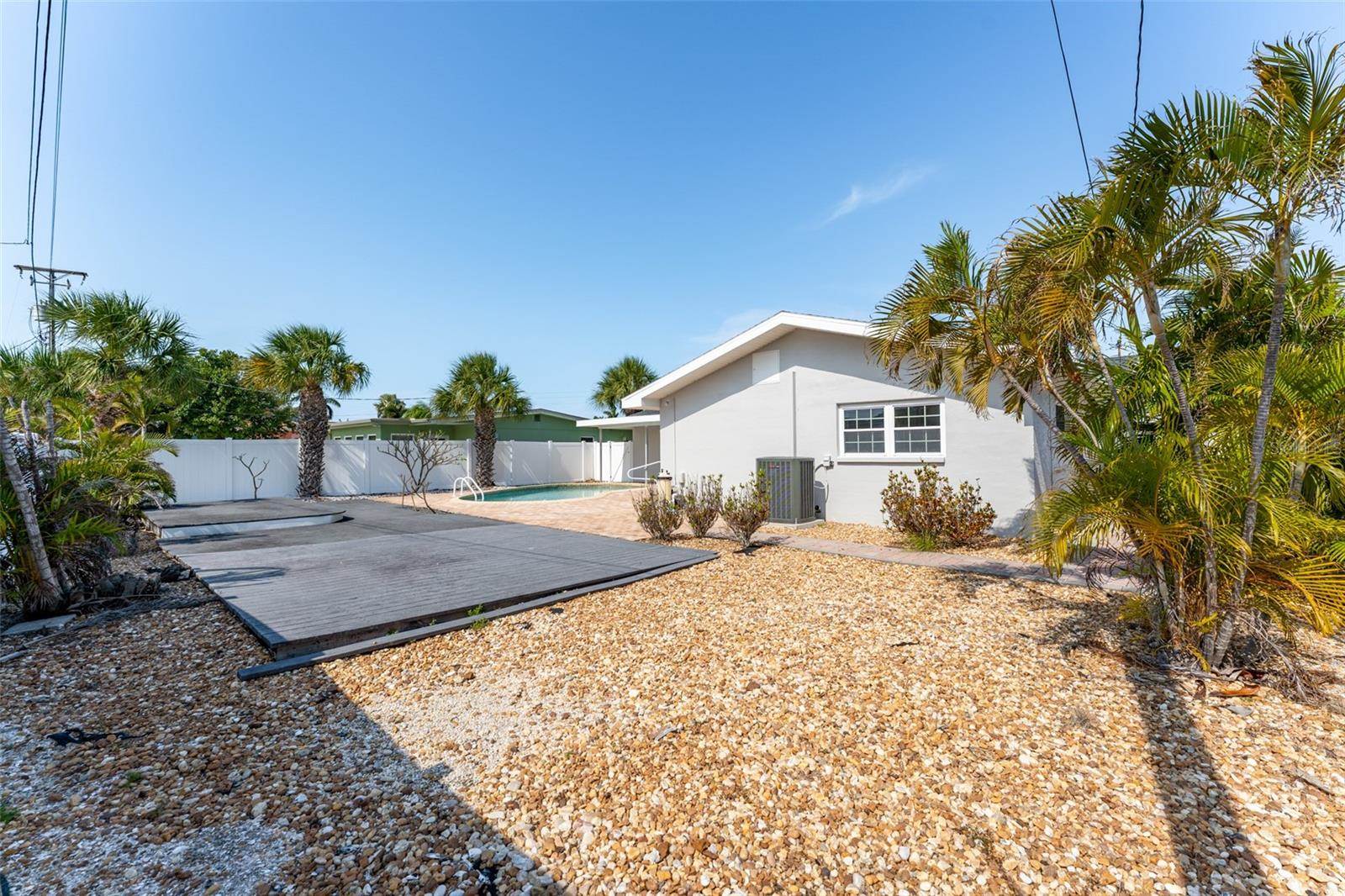 2203 West Vina Del Mar Boulevard, Saint Pete Beach, FL 33706