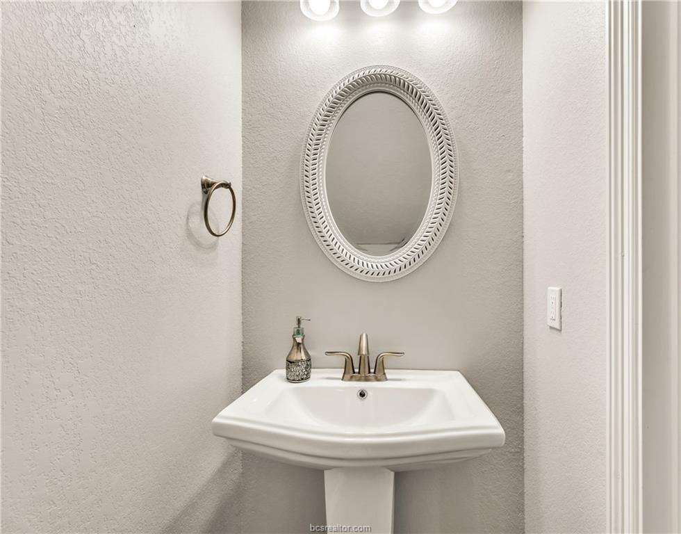 4001 Silver Brook Court, College Station, TX 77845