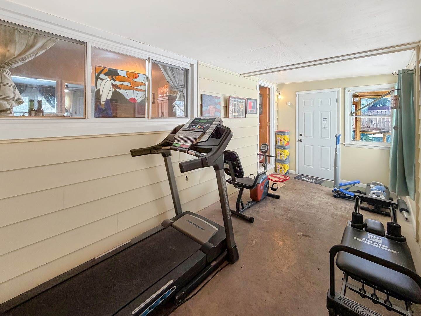 1427 Mark Drive, Freeport, IL 61032