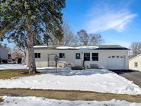 1427 Mark Drive, Freeport, IL 61032