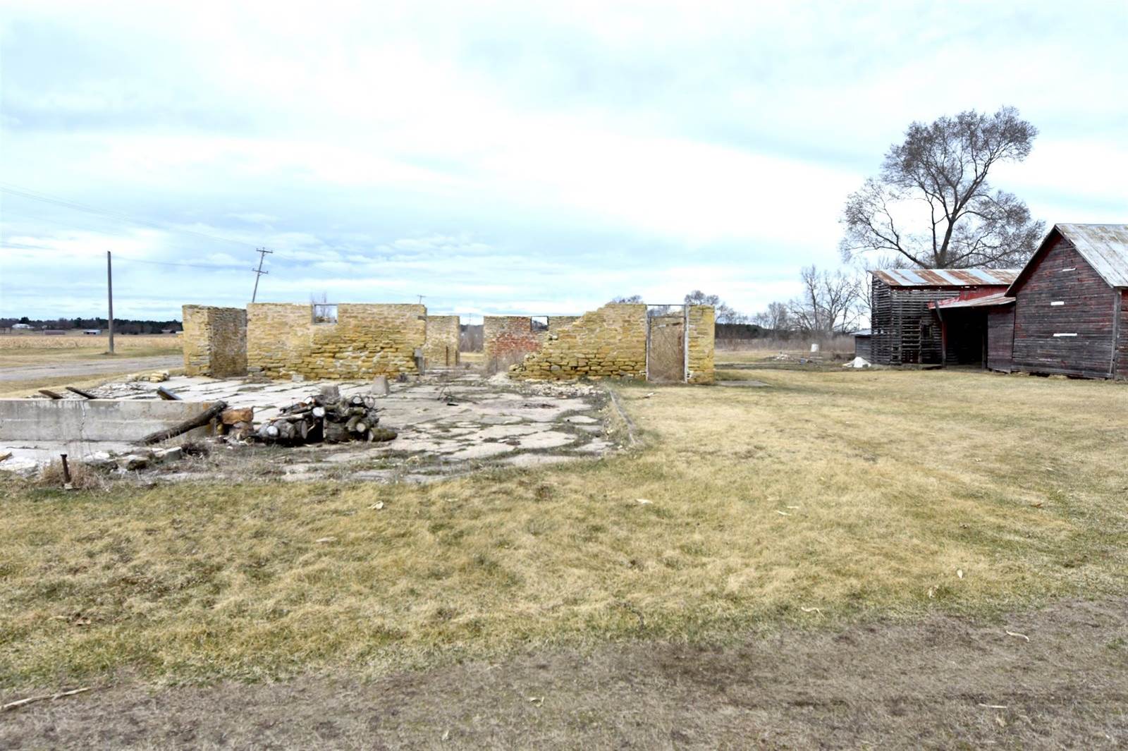 E11312 Highway 60, Prairie Du Sac, WI 53583