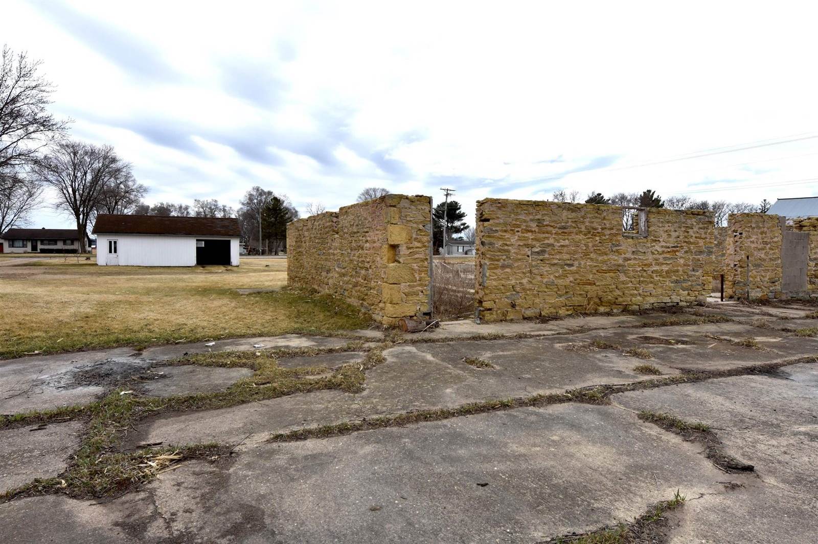 E11312 Highway 60, Prairie Du Sac, WI 53583