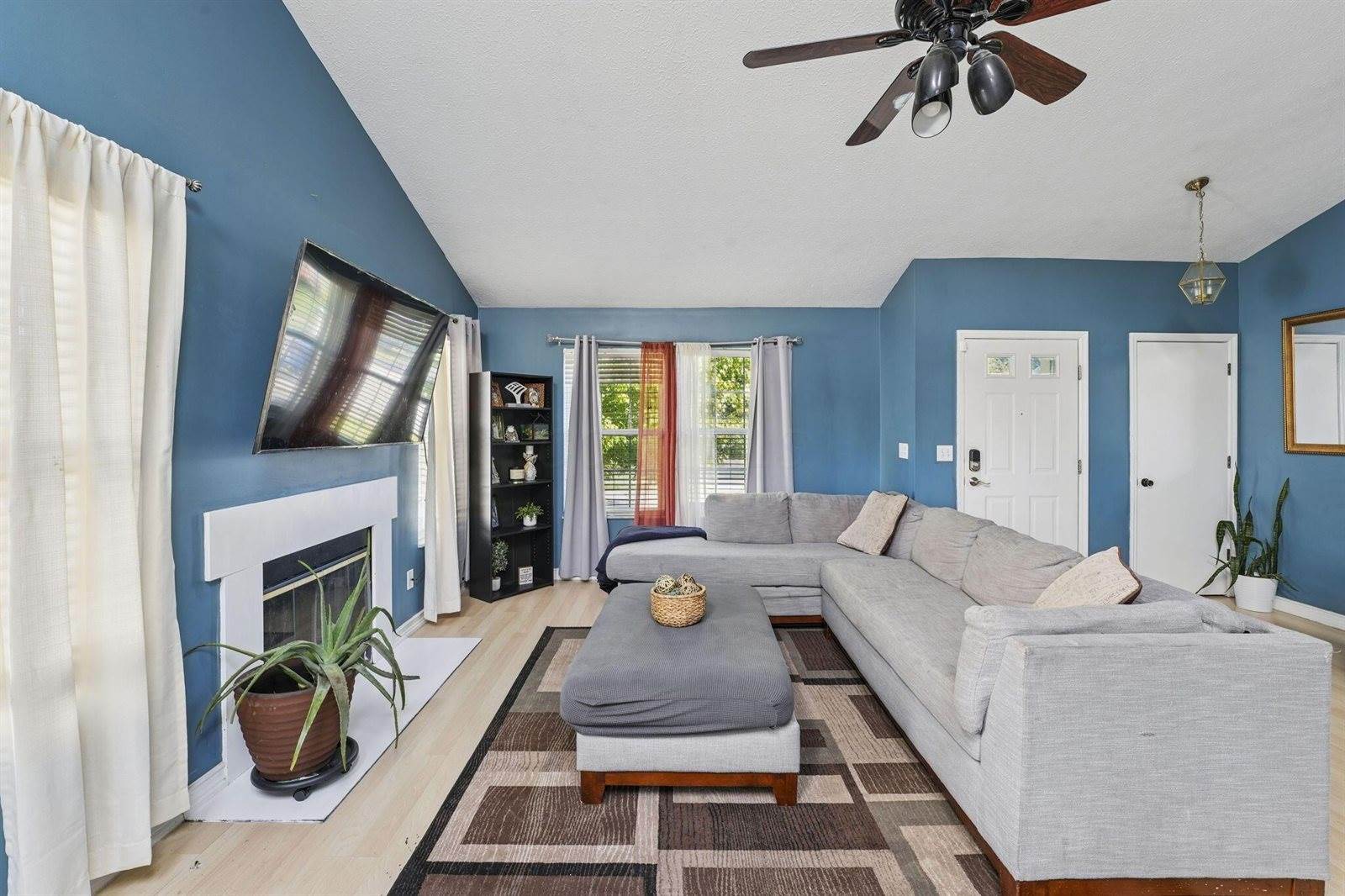 6109 Woodsboro Drive, Columbus, OH 43228