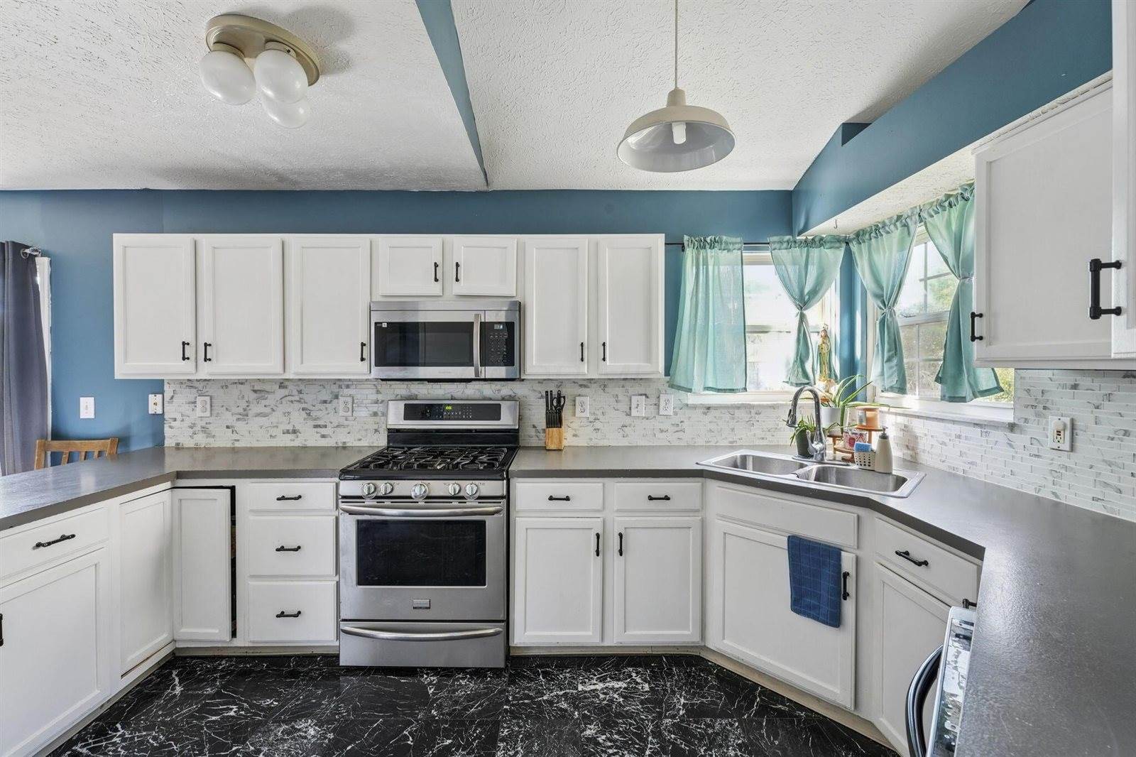 6109 Woodsboro Drive, Columbus, OH 43228