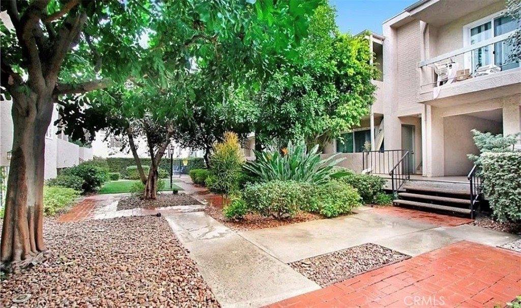 5055 Coldwater Canyon, Sherman Oaks, CA 91423