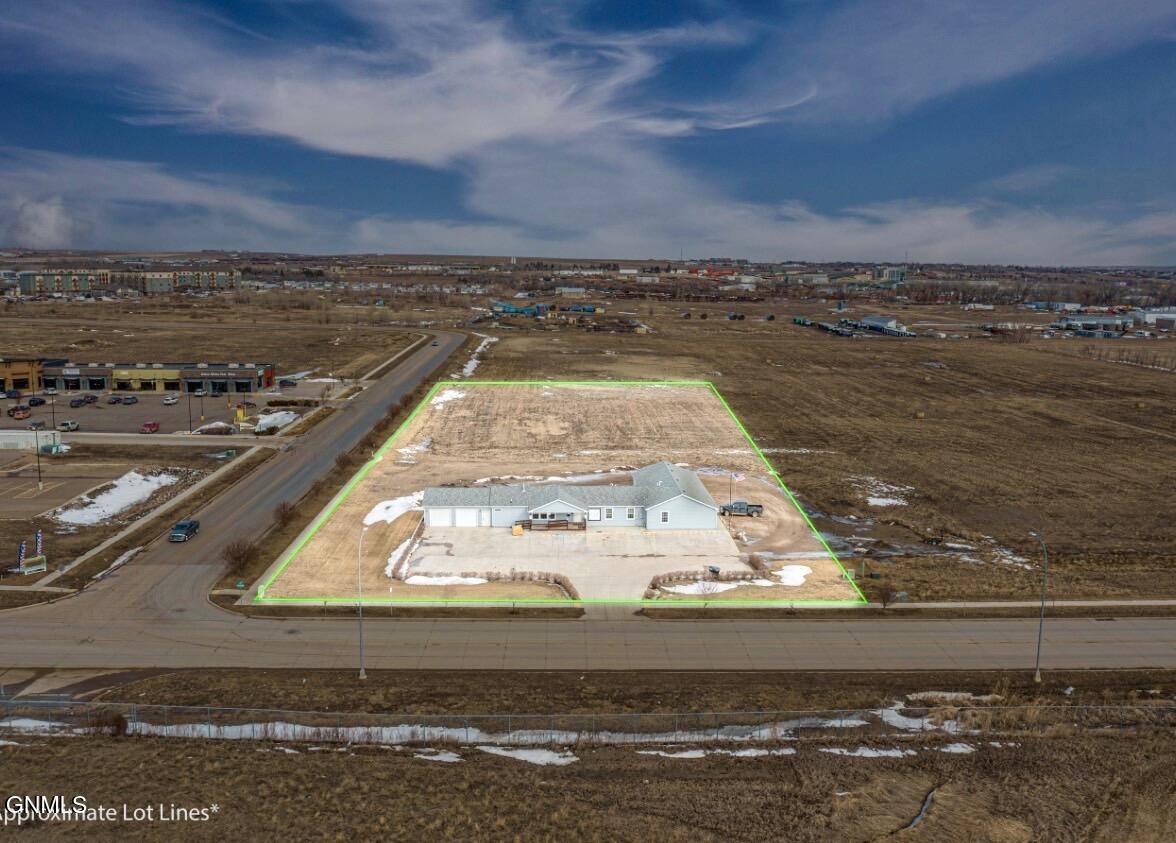 820 42nd Street West, Williston, ND 58801