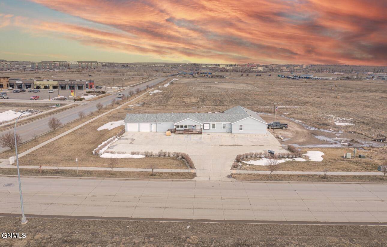 820 42nd Street West, Williston, ND 58801