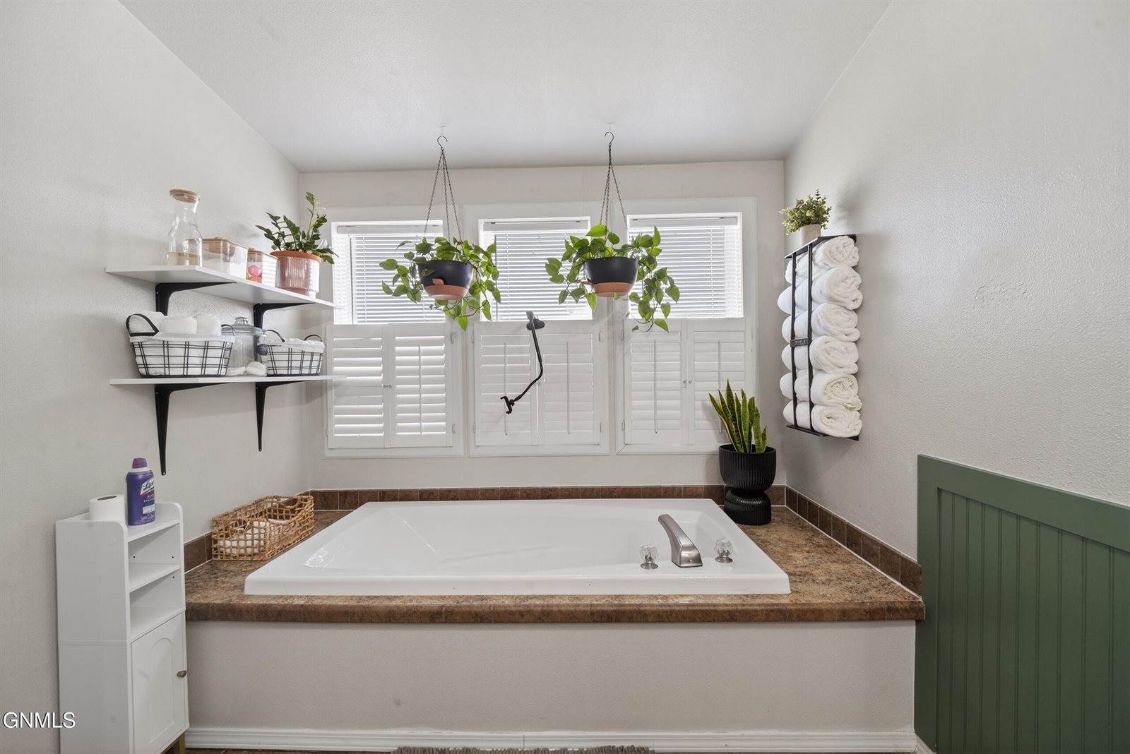 13843 Cottonwood Street, Williston, ND 58801