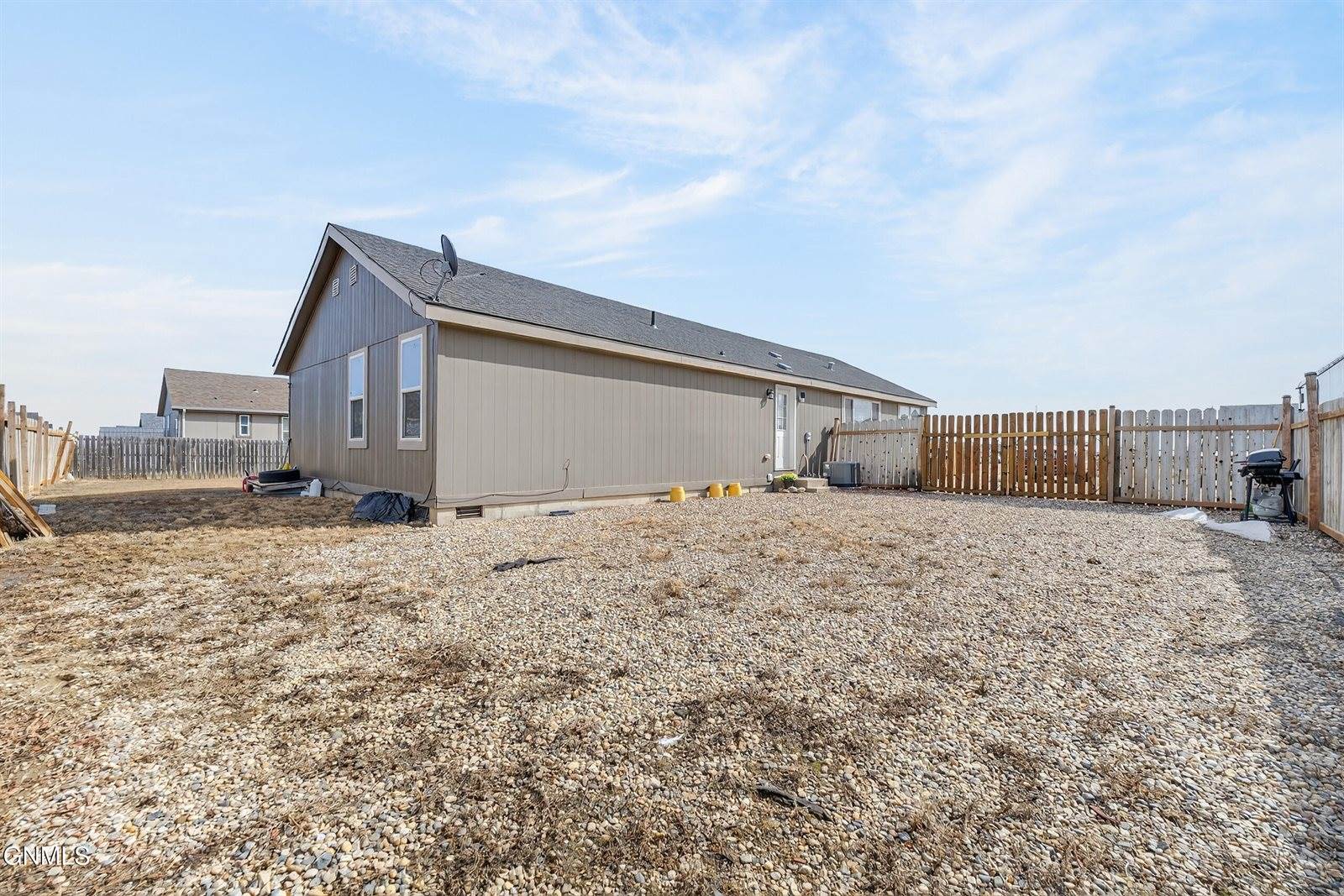 13843 Cottonwood Street, Williston, ND 58801