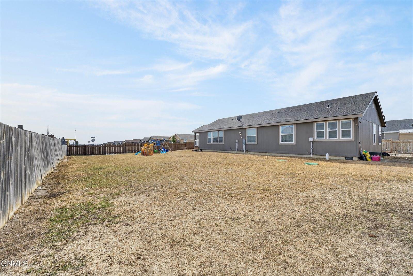 13843 Cottonwood Street, Williston, ND 58801