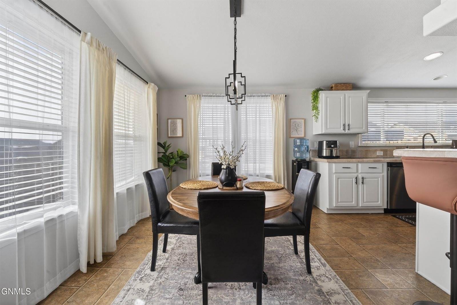 13843 Cottonwood Street, Williston, ND 58801