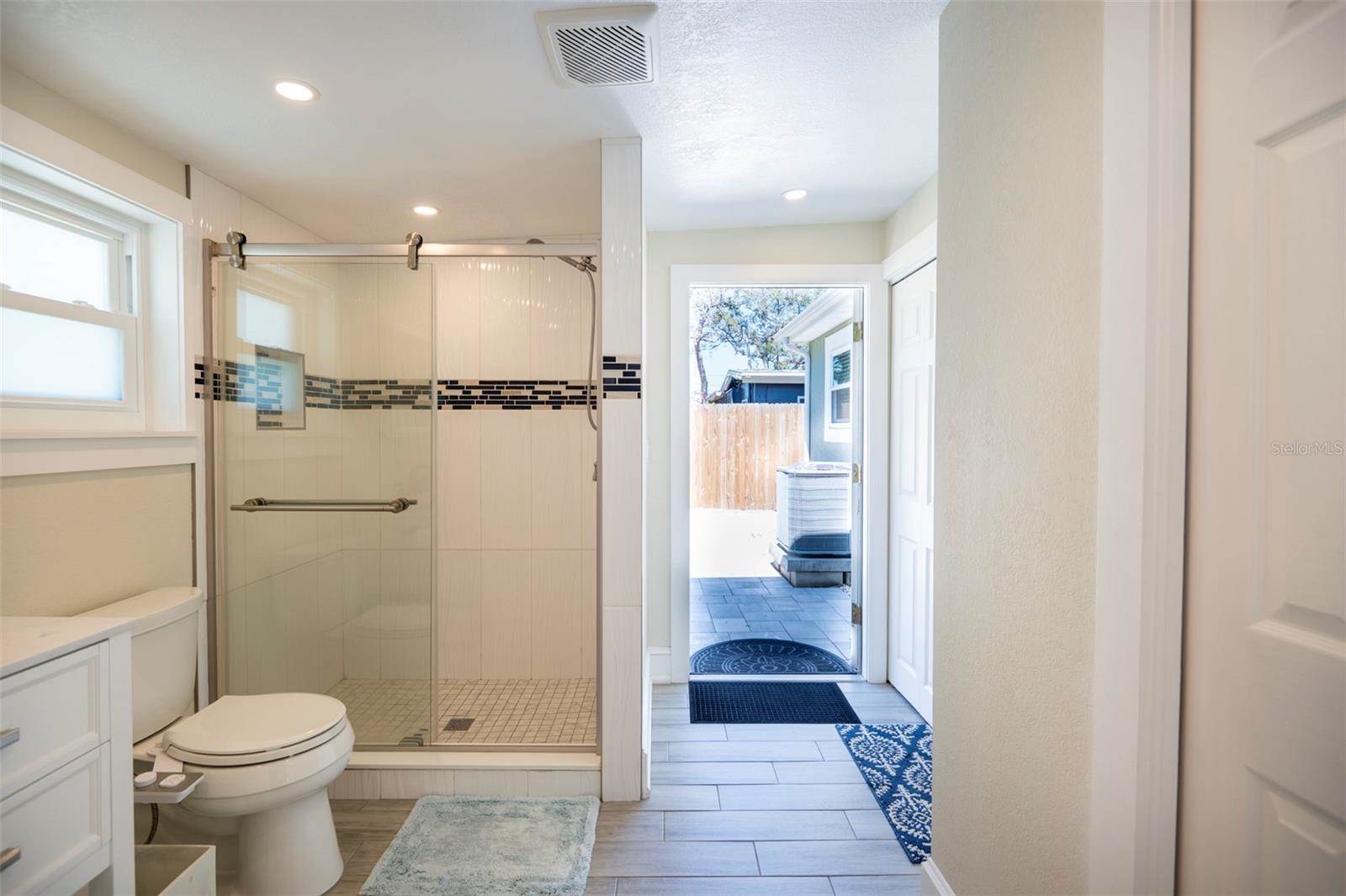 569 Bamboo Drive South, Saint Petersburg, FL 33707