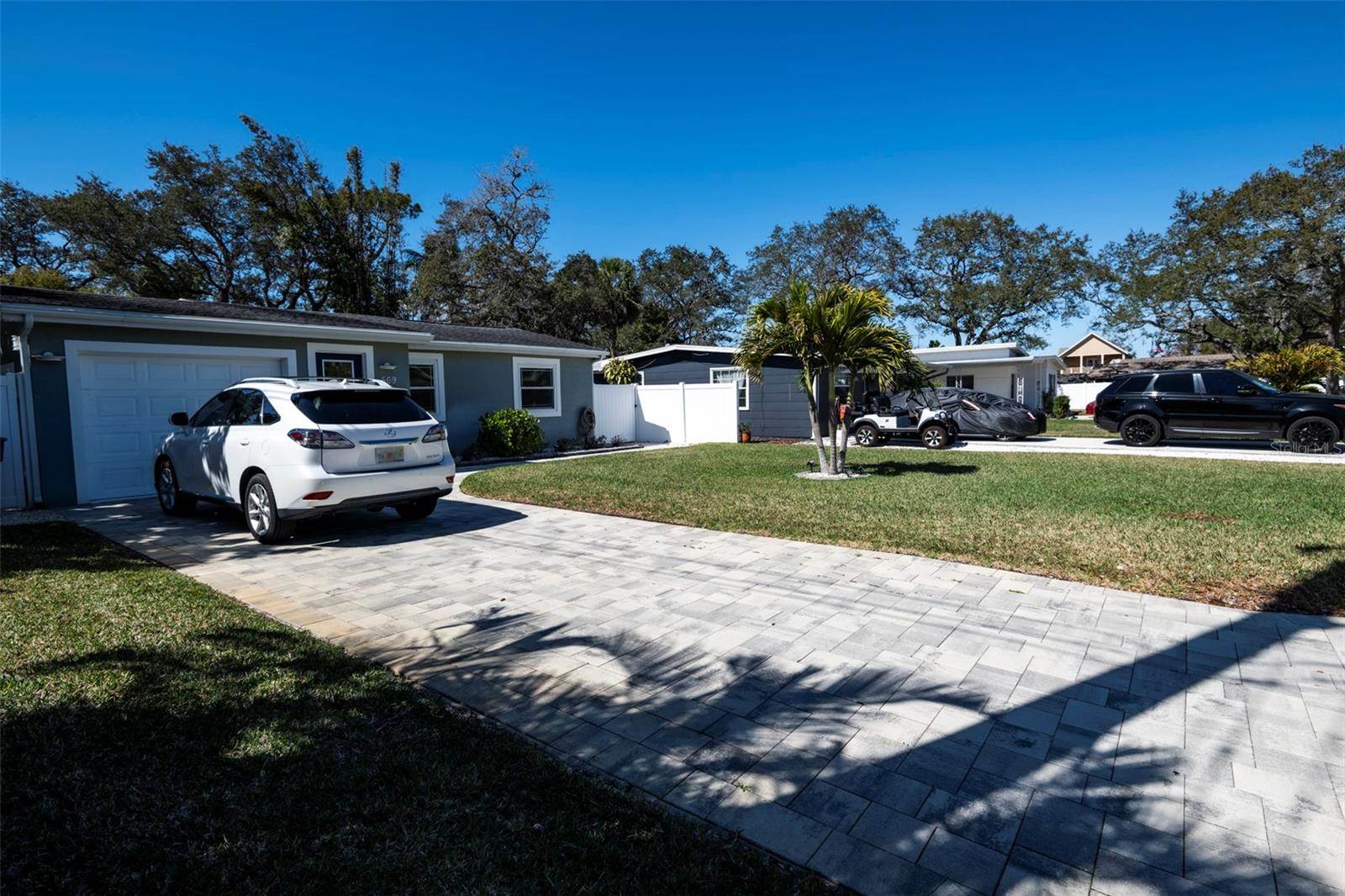 569 Bamboo Drive South, Saint Petersburg, FL 33707