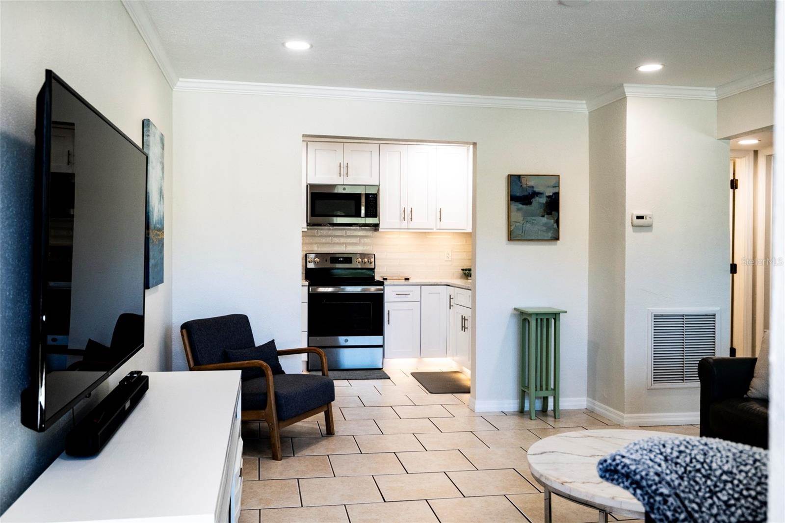 569 Bamboo Drive South, Saint Petersburg, FL 33707