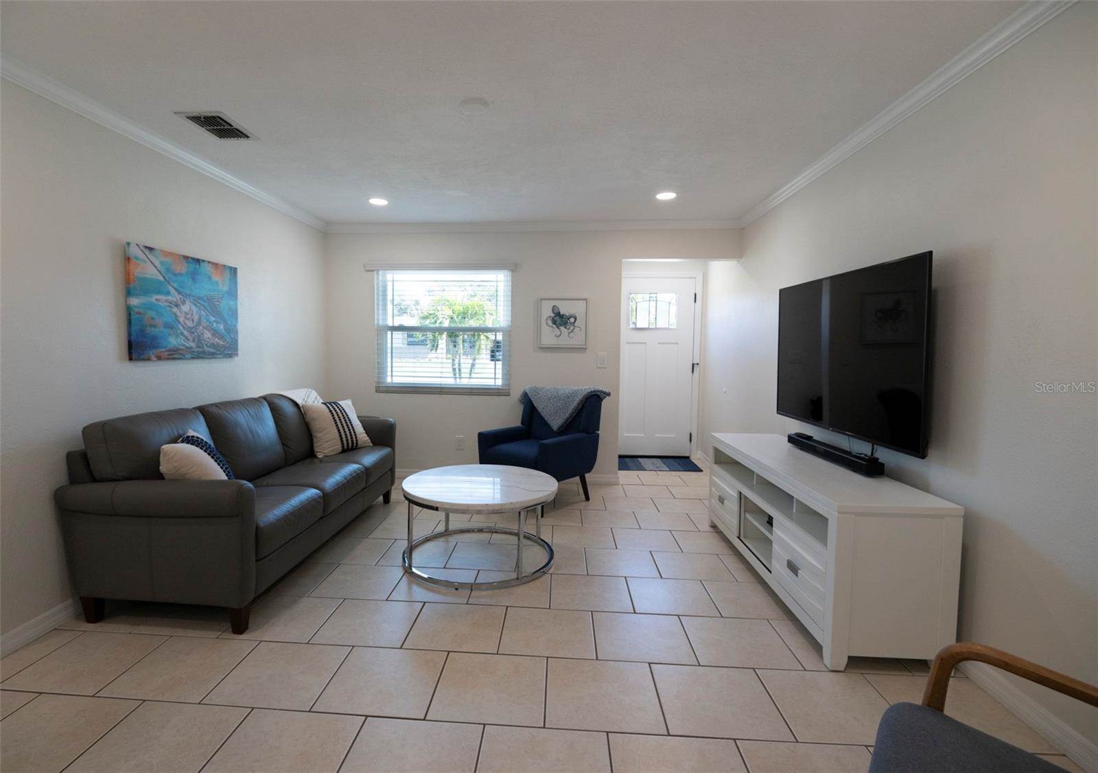 569 Bamboo Drive South, Saint Petersburg, FL 33707