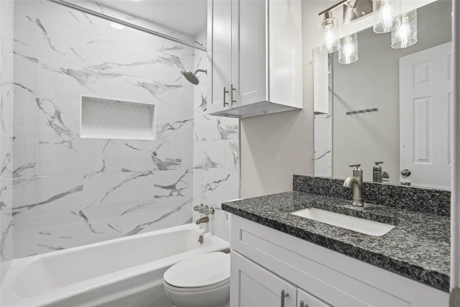 201 South Kansas Avenue, League City, TX 77573