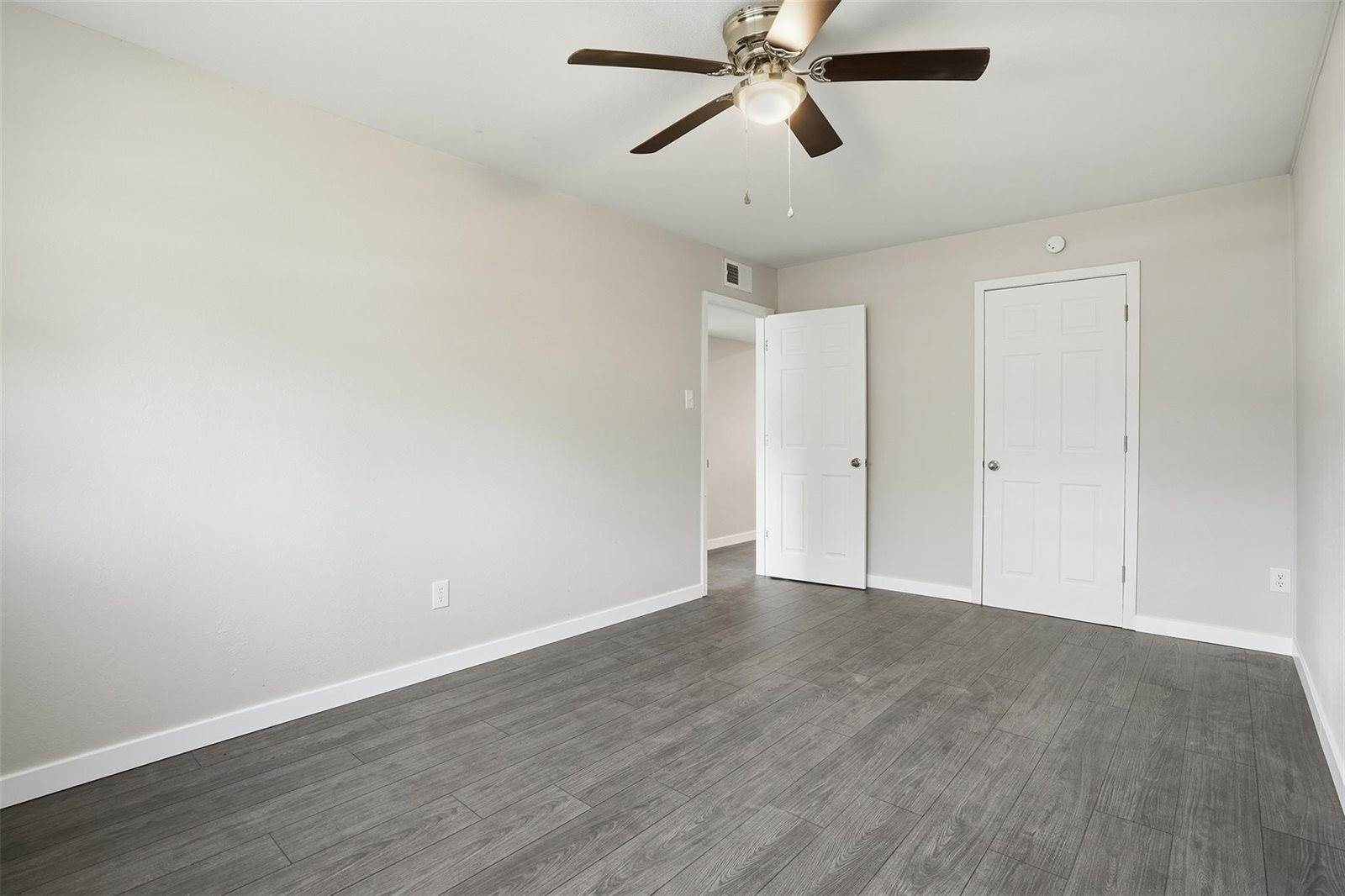 201 South Kansas Avenue, League City, TX 77573