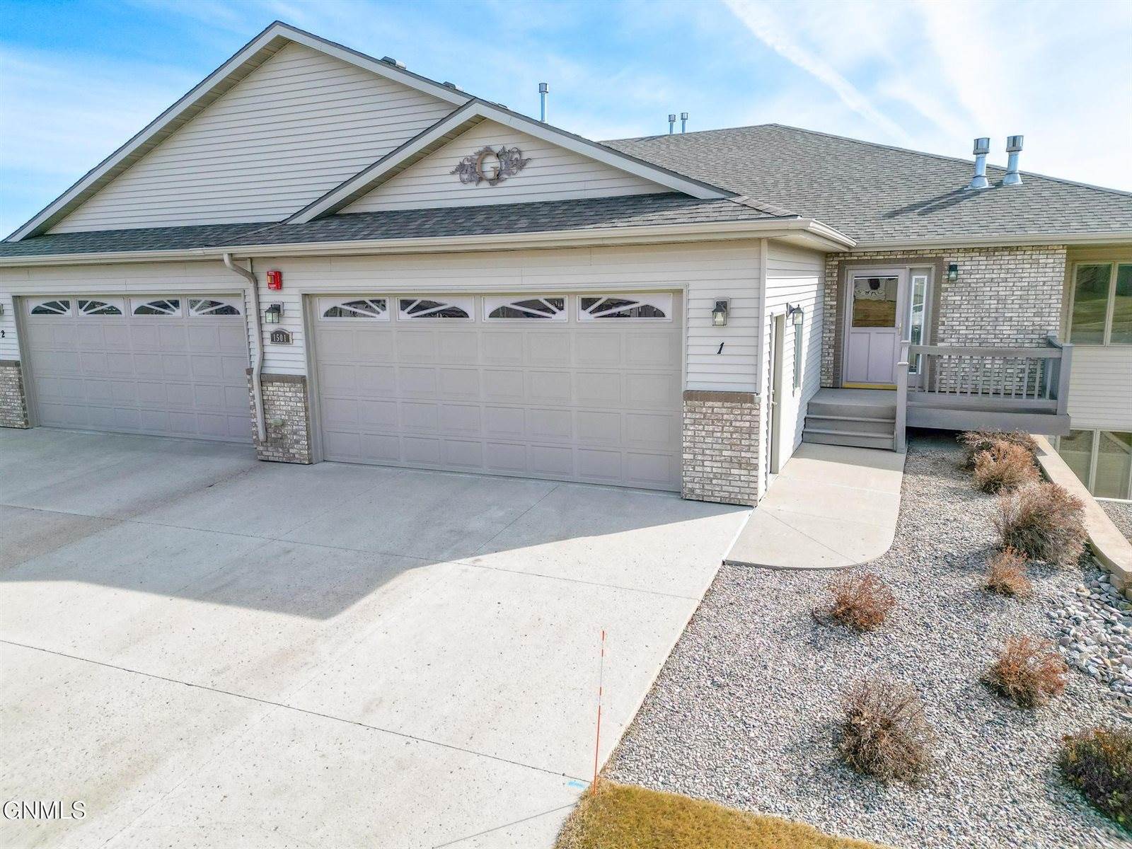 1501 35th Street, Bismarck, ND 58501