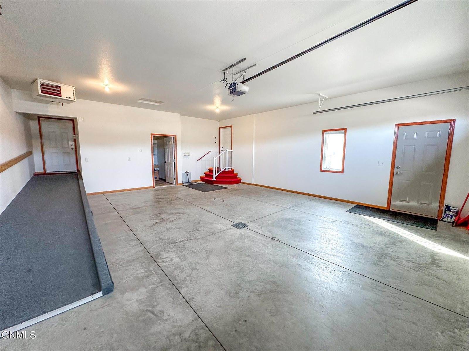 1501 35th Street, Bismarck, ND 58501