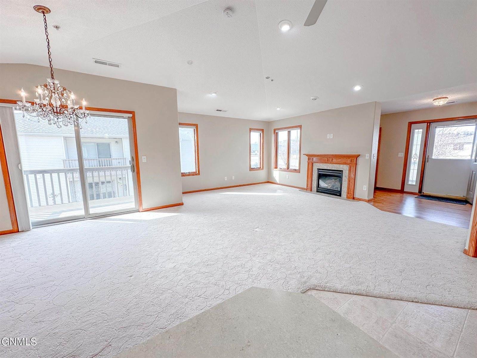 1501 35th Street, Bismarck, ND 58501