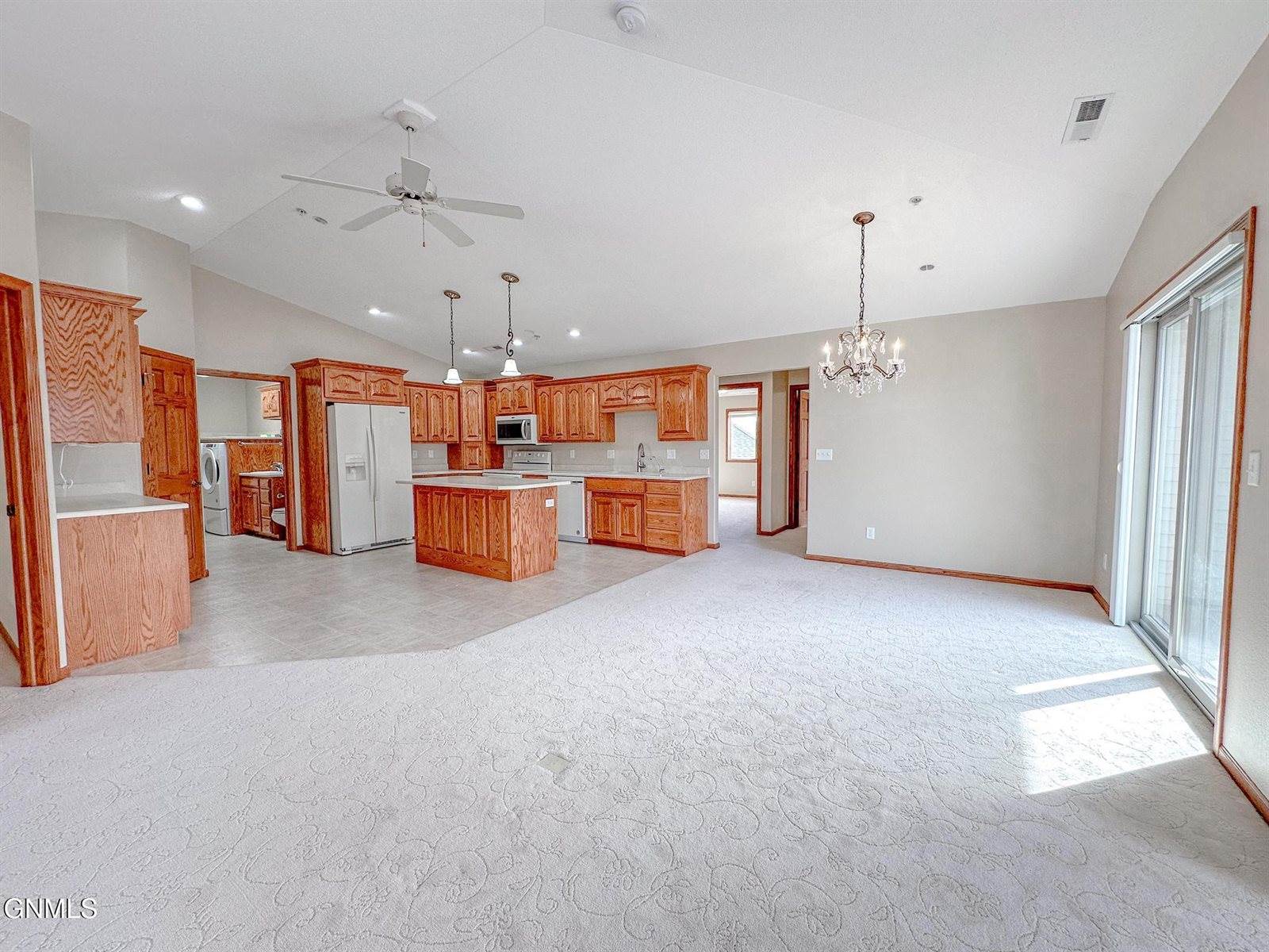 1501 35th Street, Bismarck, ND 58501