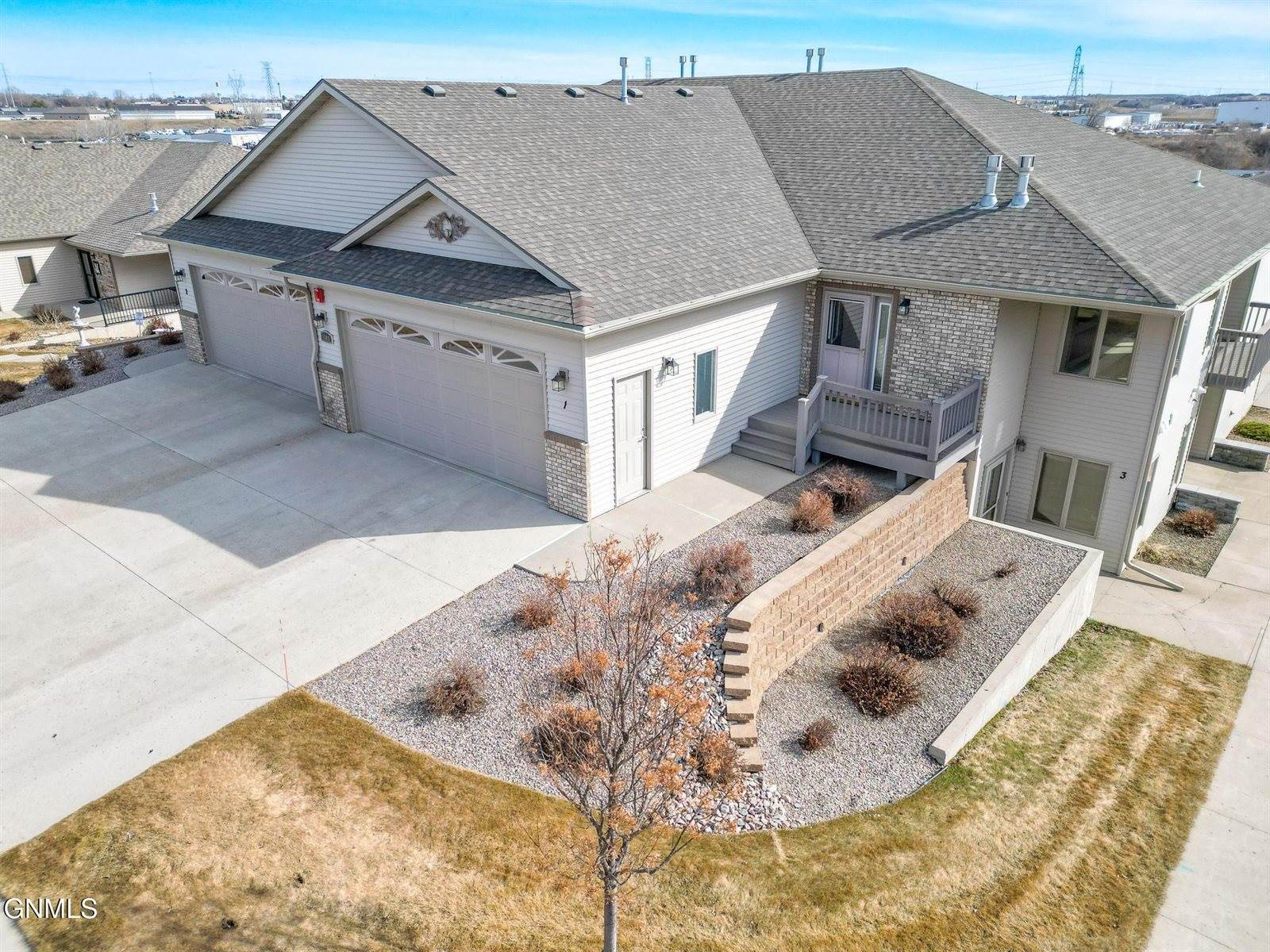 1501 35th Street, Bismarck, ND 58501