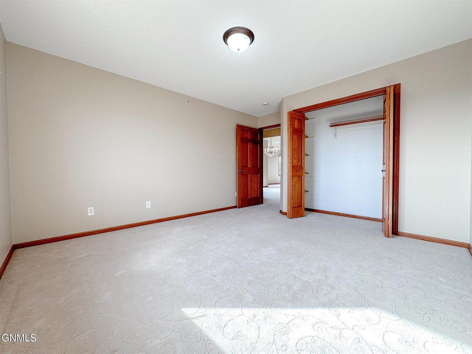 1501 35th Street, Bismarck, ND 58501