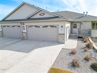 1501 35th Street, Bismarck, ND 58501