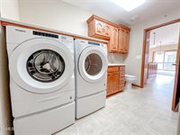 1501 35th Street, Bismarck, ND 58501