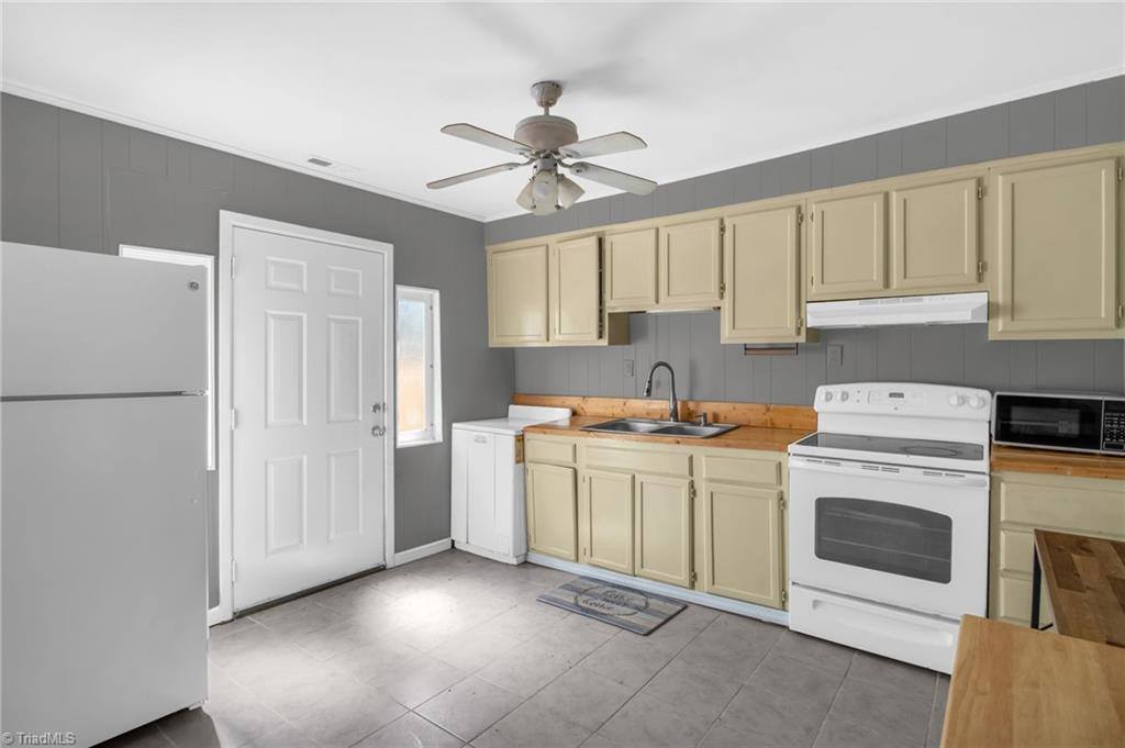 605 South Main Street, Kernersville, NC 27284