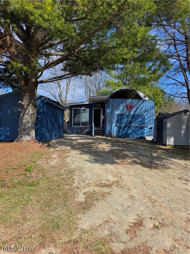 2353-2354 Norman Path, Senecaville, OH 43780