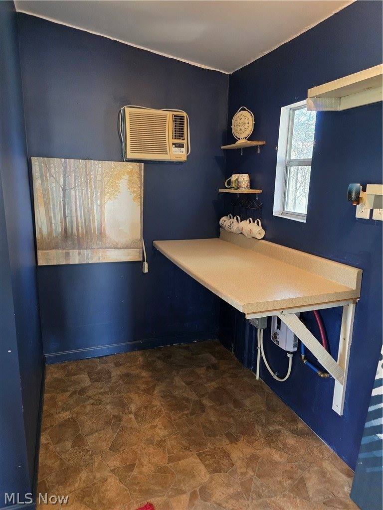 2353-2354 Norman Path, Senecaville, OH 43780