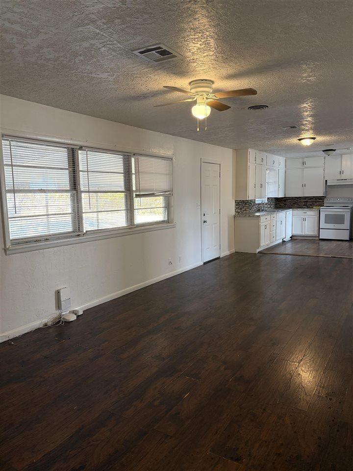 14 NW 35th St, Lawton, OK 73505