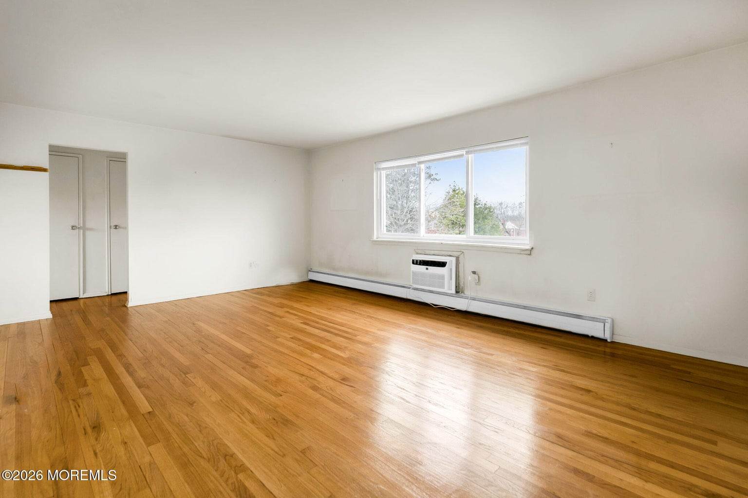 15 Azalea Ct, Eatontown, NJ 07724