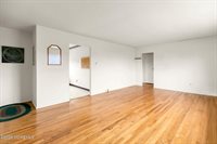 15 Azalea Ct, Eatontown, NJ 07724