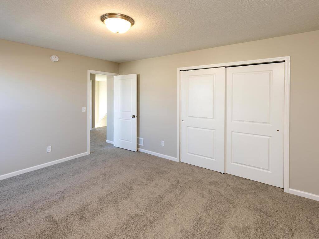 9686 32nd Street NE, Saint Michael, MN 55376