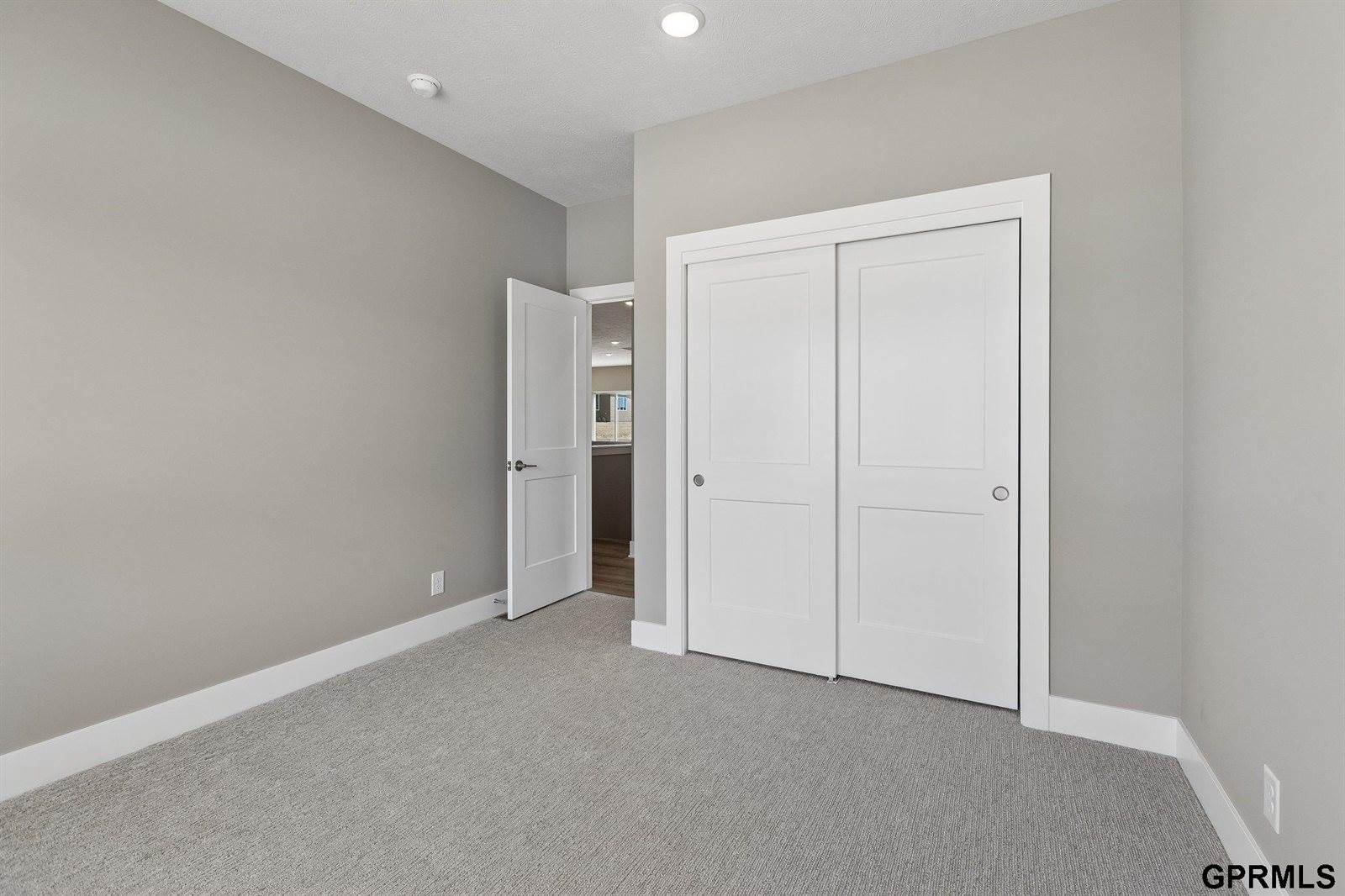 21109 Jessie Avenue, Elkhorn, NE 68022