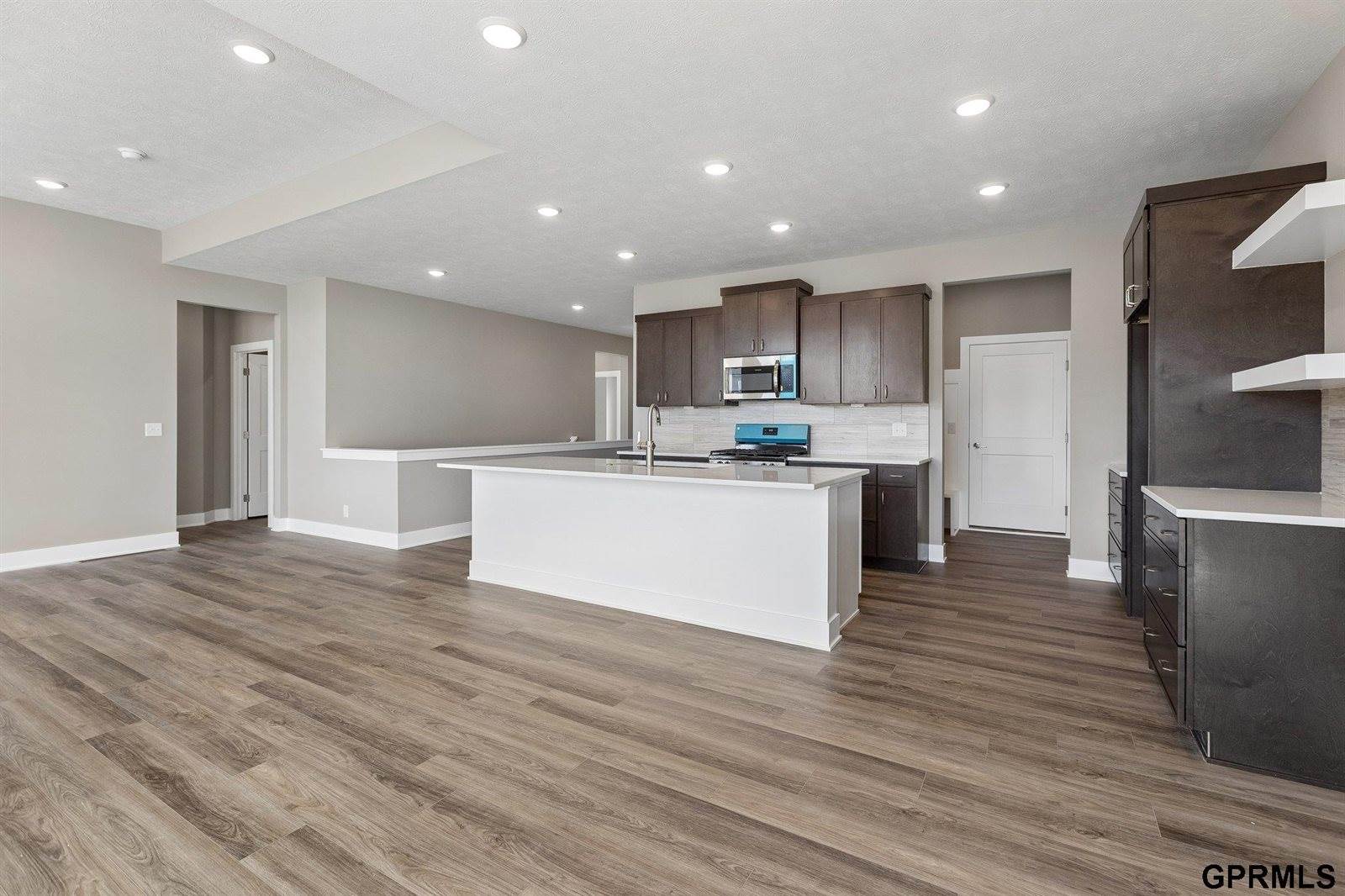 21109 Jessie Avenue, Elkhorn, NE 68022