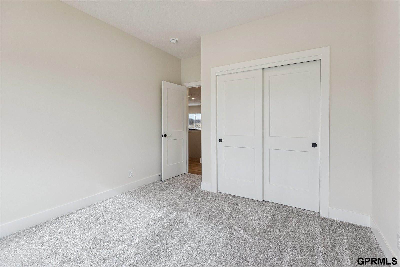 21108 Hartman Avenue, Elkhorn, NE 68022