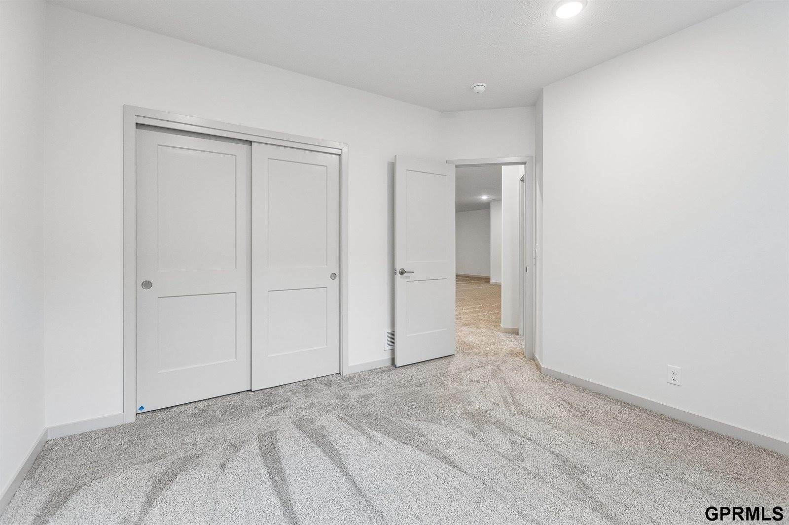 21108 Hartman Avenue, Elkhorn, NE 68022