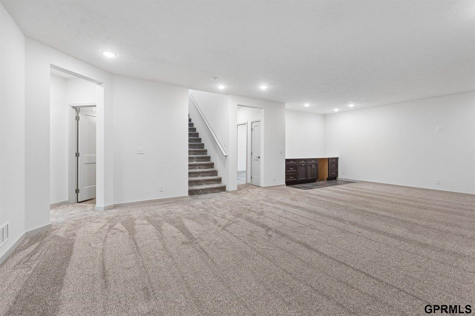 21108 Hartman Avenue, Elkhorn, NE 68022