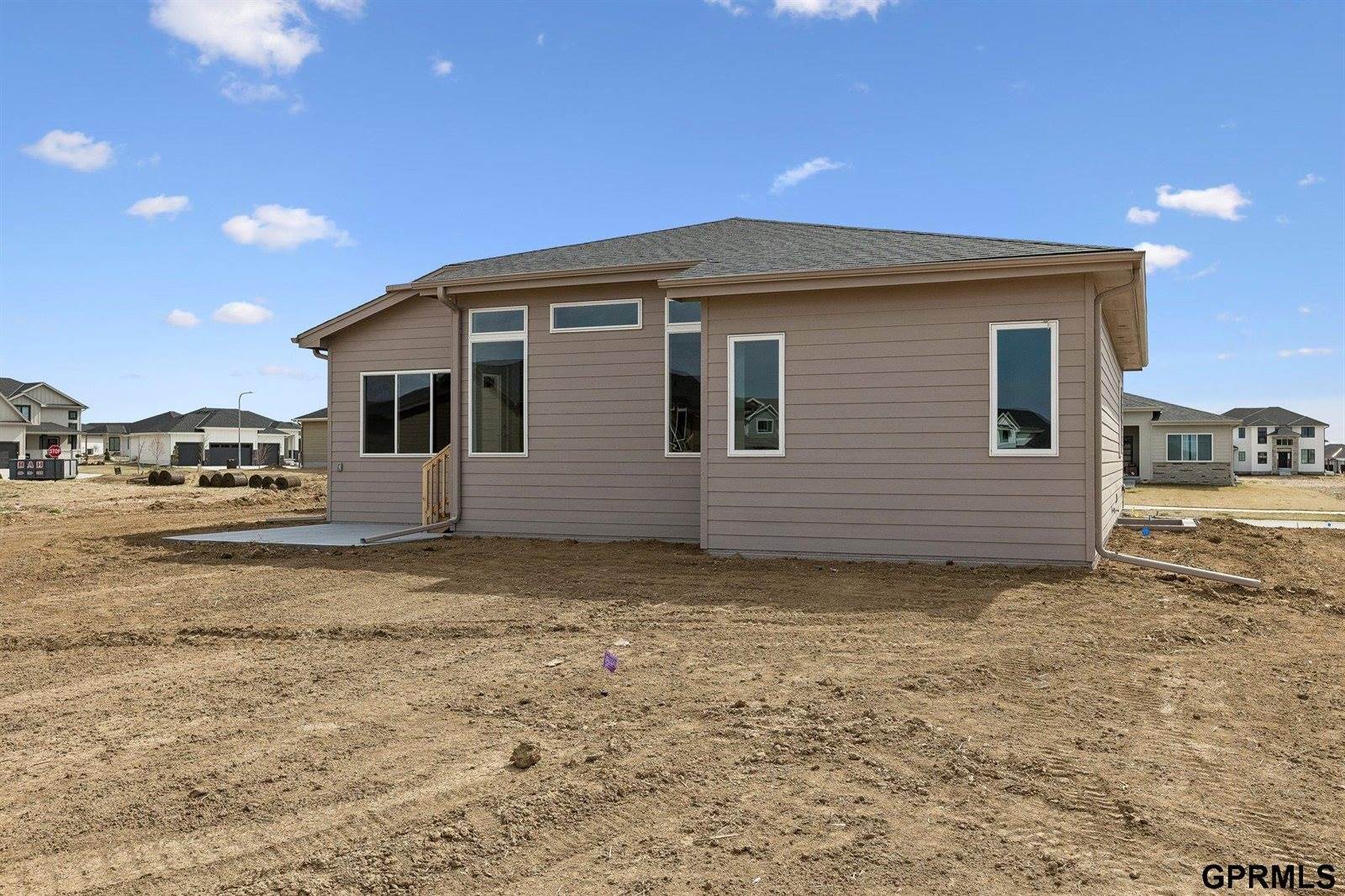 21108 Hartman Avenue, Elkhorn, NE 68022