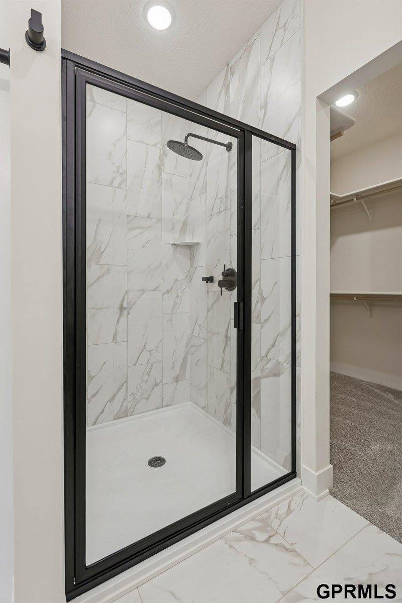 21108 Hartman Avenue, Elkhorn, NE 68022