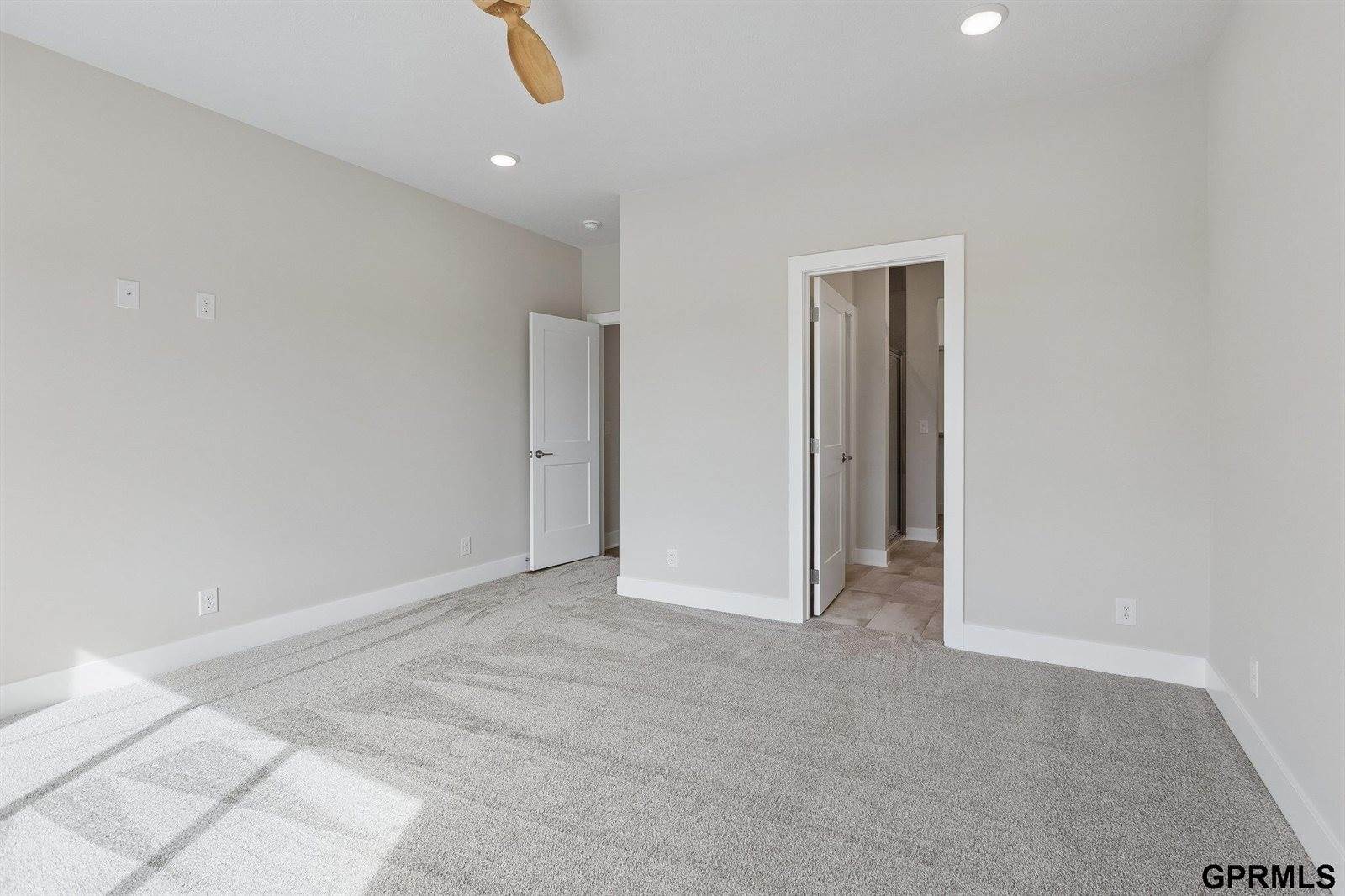 5714 Kestrel Parkway, Elkhorn, NE 68022